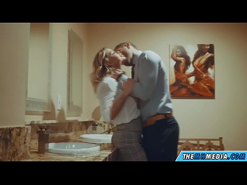 ❤️ Büyük memeli bir sarışın seni umumi tuvalette baştan çıkardığında Seks bize %tr.ttsex.ru ☑